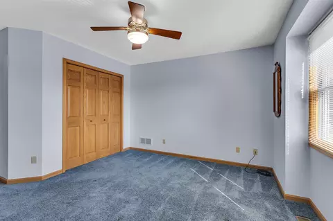 Bedroom - 5038 Fieldstone, Jackson, MI 49201 photo 7 of 7