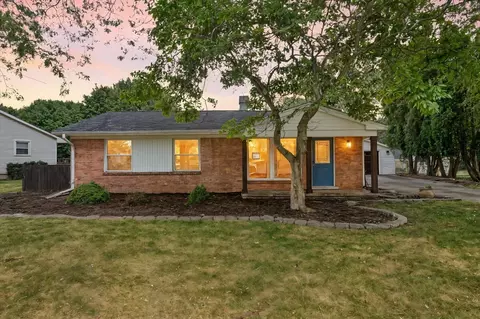 4225 Pinehurst, Jackson, MI 49203