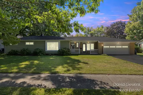 106 E 31st, Holland, MI 49423