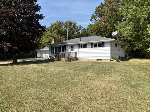 3200 W Long Lk, Orleans, MI 48865