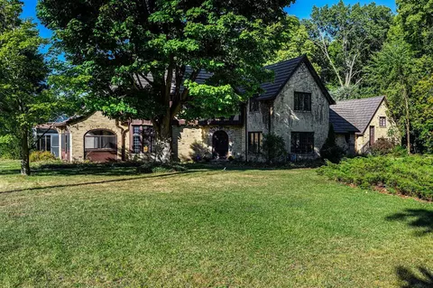 400 E Hoffman, Three Rivers, MI 49093 photo 2