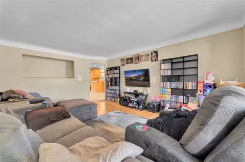 31293 Gilbert, Warren, MI 48093 photo 8