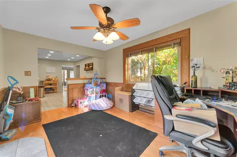31293 Gilbert, Warren, MI 48093 photo 13
