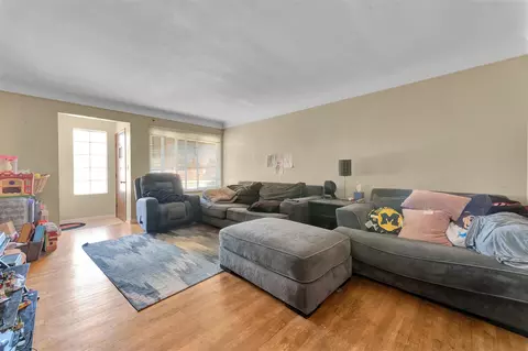 31293 Gilbert, Warren, MI 48093 photo 7