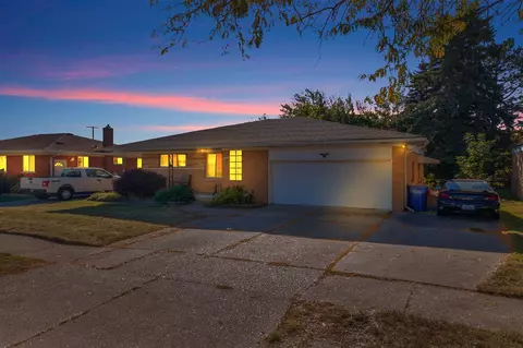 31293 Gilbert, Warren, MI 48093