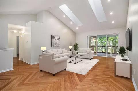 Living - 203 Eastman, Marshall, MI 49068 photo 2 of 4