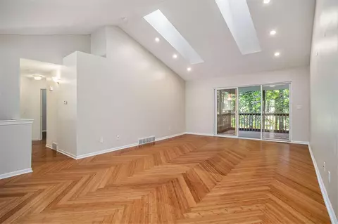 Living - 203 Eastman, Marshall, MI 49068 photo 1 of 4