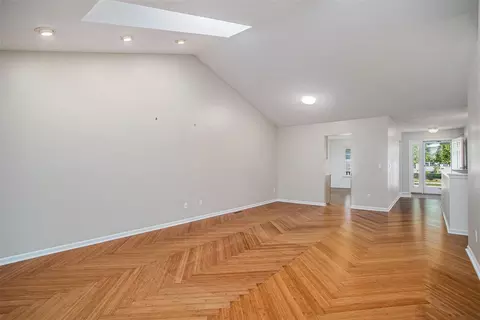 Living - 203 Eastman, Marshall, MI 49068 photo 3 of 4