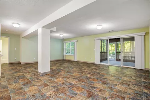 Living - 203 Eastman, Marshall, MI 49068 photo 4 of 4