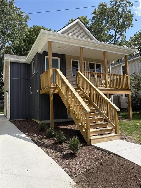 1828 Stafford, Grand Rapids, MI 49507