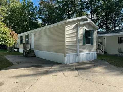 1071 Calgary, Norton Shores, MI 49444
