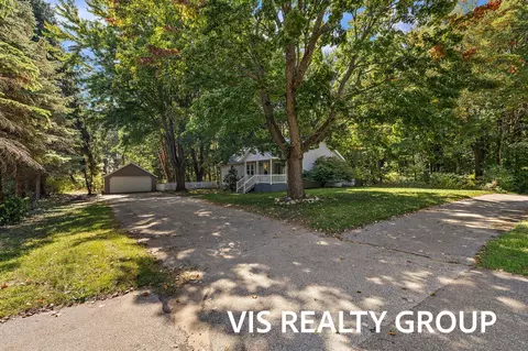 18046 Hickory, Spring Lake, MI 49456