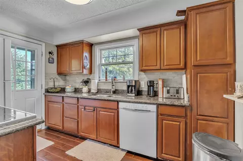 Kitchen - 38136 Van Born, Wayne, MI 48184 photo 1 of 5