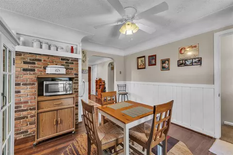 Dining - 38136 Van Born, Wayne, MI 48184 photo 3 of 4