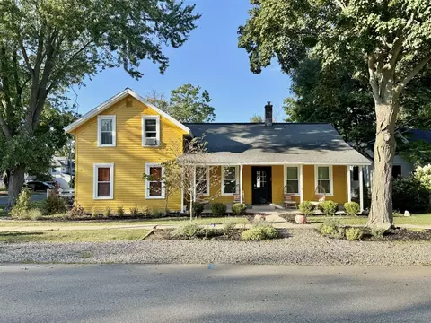 36 Chestnut, Douglas, MI 49406