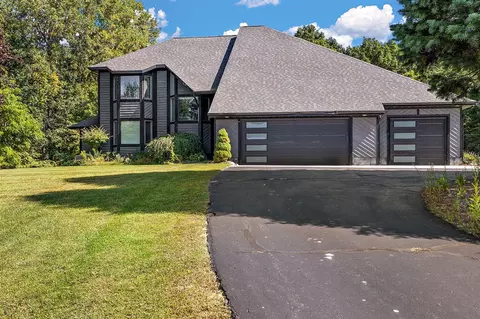 9820 Snow Pointe, Alto, MI 49302