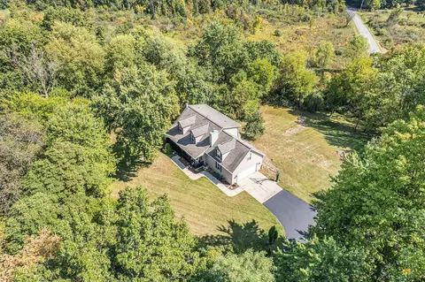 11785 Willow Cv, Dowling, MI 49050