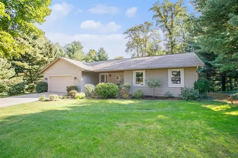 1570 Merrybrook, Kalamazoo, MI 49048