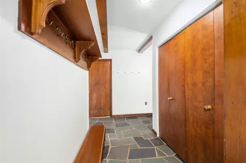 Entry Way - 6051 Riverside, Jackson, MI 49201 photo 2 of 3