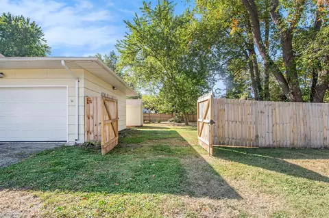 Exterior - 6051 Riverside, Jackson, MI 49201 photo 2 of 9