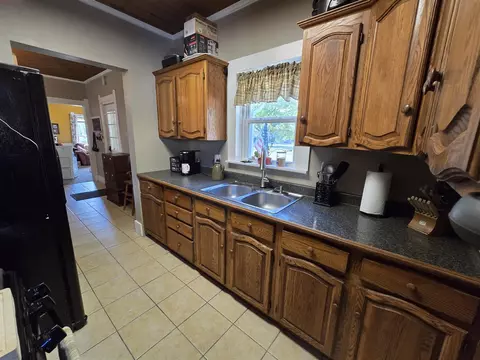 Kitchen - 304 Pine, Schoolcraft, MI 49087 photo 3 of 4