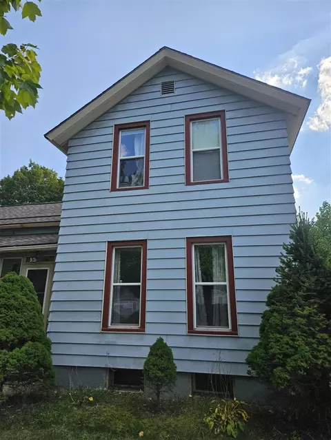 Exterior - 304 Pine, Schoolcraft, MI 49087 photo 4 of 25
