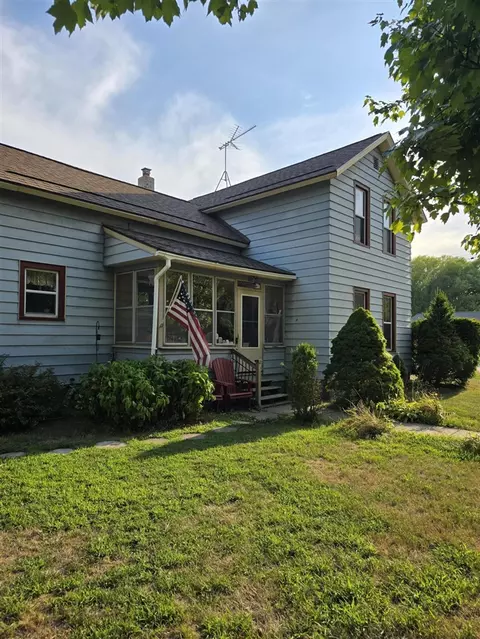Exterior - 304 Pine, Schoolcraft, MI 49087 photo 10 of 25