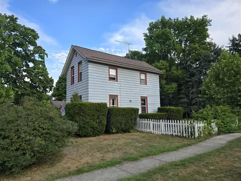 Exterior - 304 Pine, Schoolcraft, MI 49087 photo 8 of 25