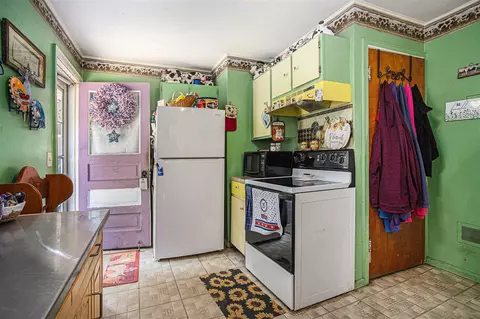294 N 20th, Springfield, MI 49037 photo 7