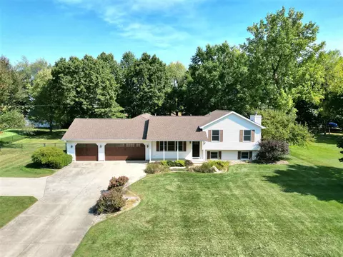 55042 W End, Three Rivers, MI 49093