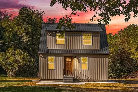 5162 Vrooman, Jackson, MI 49201