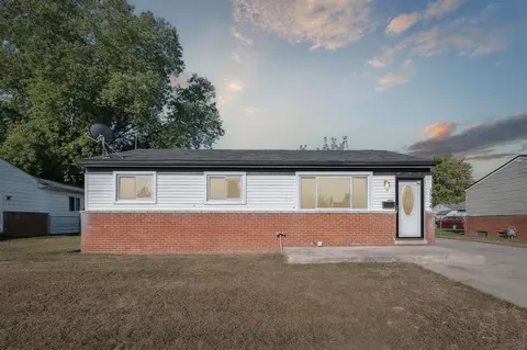 1324 Woodglen, Ypsilanti, MI 48198