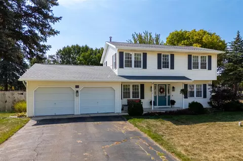 710 Maple, Schoolcraft, MI 49087 photo 2