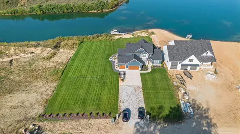 1872 Barron Lk, Niles, MI 49120