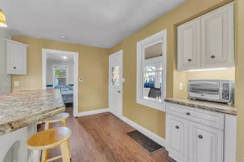 Entry Way - 313 Maple, Howell, MI 48843 photo 2 of 4