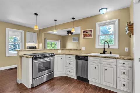 Kitchen - 313 Maple, Howell, MI 48843 photo 2 of 4