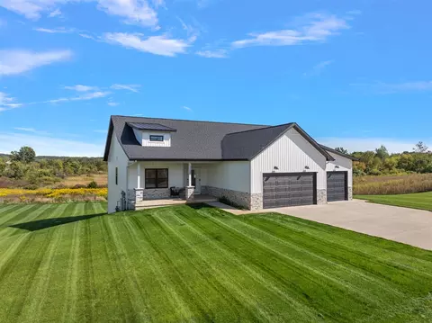 3368 Calming Mdws, Middleville, MI 49333