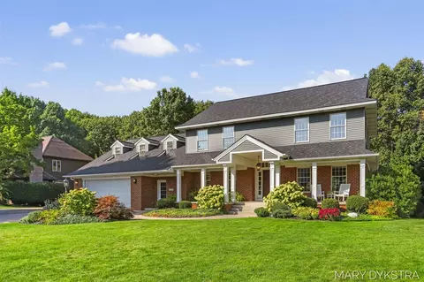 48 Bay Cir, Holland, MI 49424