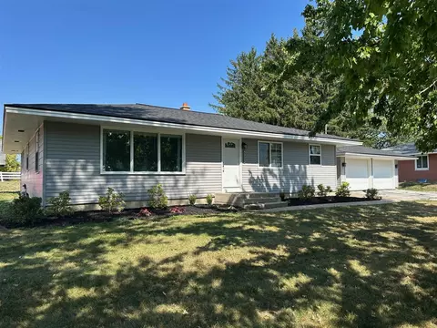 5923 146th, Holland, MI 49423