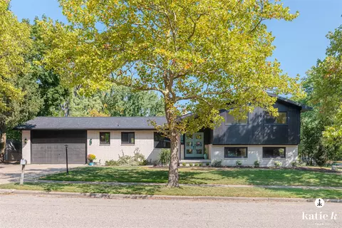 2200 Rolling Hls, Grand Rapids, MI 49546