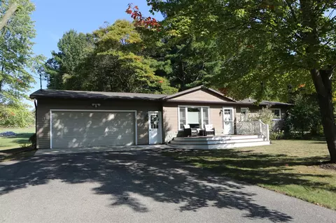842 Carlson, Stanton, MI 48888