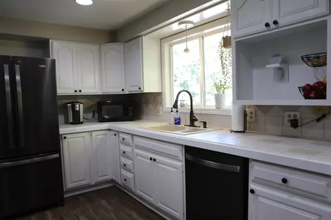 Kitchen - 842 Carlson, Stanton, MI 48888 photo 2 of 4