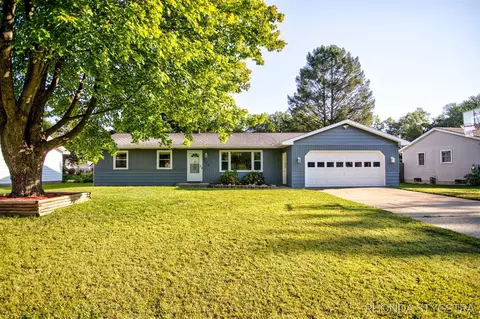 575 Pineview, Holland, MI 49424