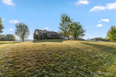 Exterior - 6101 Greenbriar, Lowell, MI 49331 photo 4 of 14