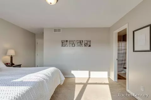 Bedroom - 6101 Greenbriar, Lowell, MI 49331 photo 2 of 9