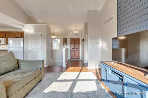 Entry Way - 6101 Greenbriar, Lowell, MI 49331 photo 2 of 2