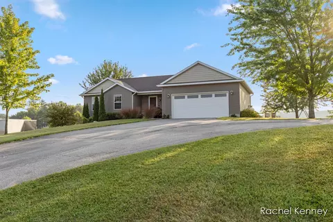 Exterior - 6101 Greenbriar, Lowell, MI 49331 photo 3 of 14