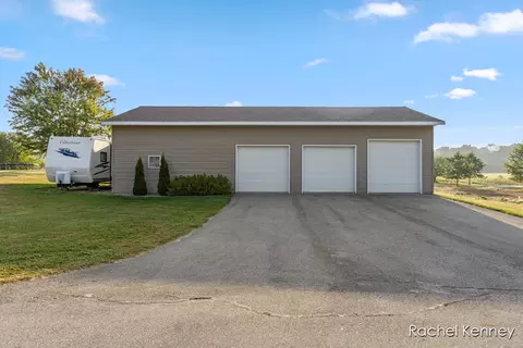 Exterior - 6101 Greenbriar, Lowell, MI 49331 photo 12 of 14