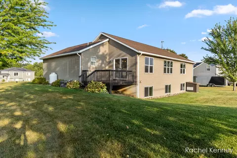Exterior - 6101 Greenbriar, Lowell, MI 49331 photo 6 of 14