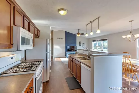 Kitchen - 6101 Greenbriar, Lowell, MI 49331 photo 2 of 5